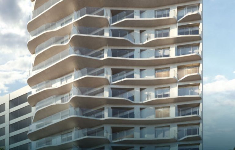 Fachada de edificio residencial moderno de Llosa Edificaciones en Lima, ejemplo de proyecto inmobiliario de calidad con diseño contemporáneo y balcones amplios